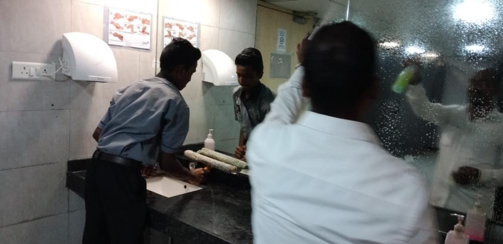 Demo Washroom Cleaning